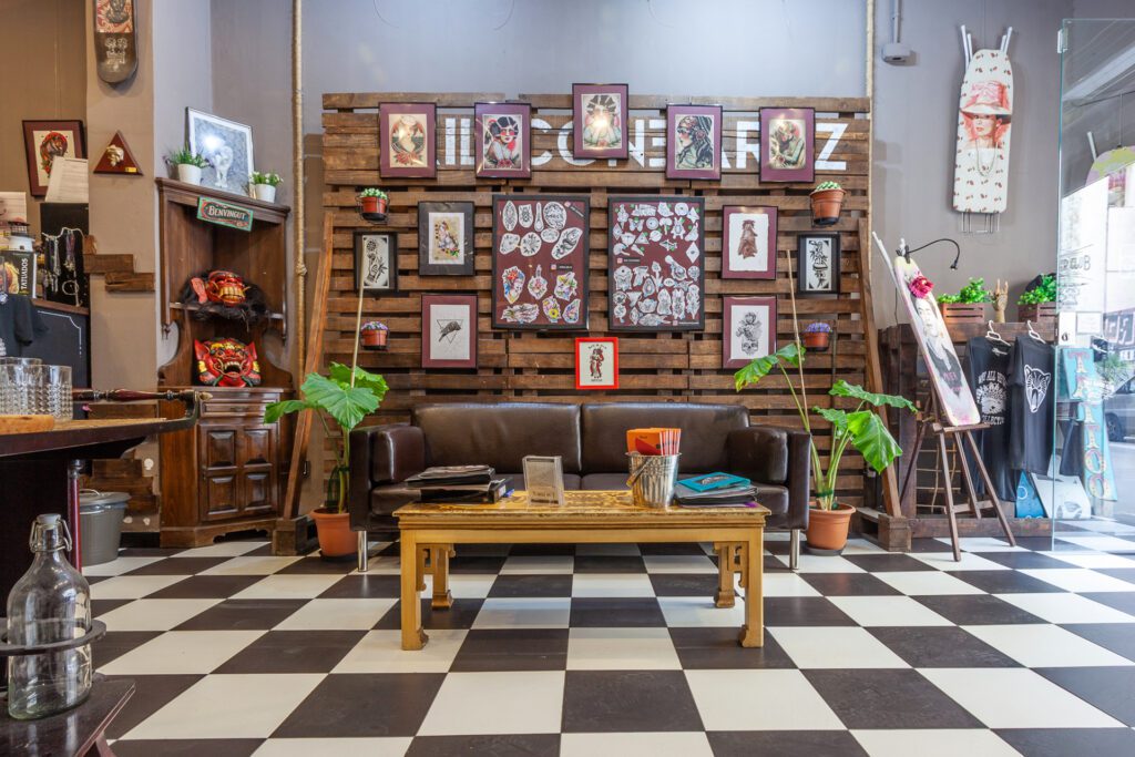 Empfangsbereich Two Anchors Unique Barber Shop 